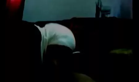 فاحشه نوجوان بروکلین فیلم سکسی با جوراب ساق بلند خاکستری هوا