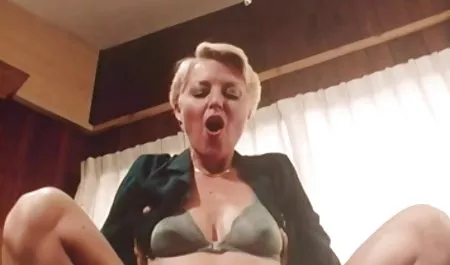کالی سکس با جوراب شلواری مونتانا و ساشا قلب, سبزه, دهنی