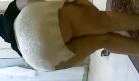 به ساحل به بازی در اسپری سکس جوراب ساپورت