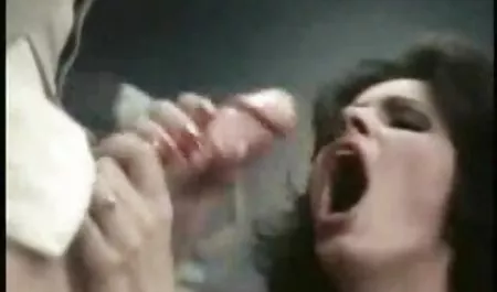 ورود به سیستم در زمان ناهار سکس زن با جوراب و یک جهنم زندگی XXX وبلاگ